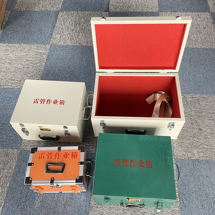 安福爆破工程作业箱如何选择？玻璃钢与传统材质的全面对比